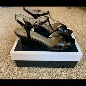 NIB KAREN SCOTT WEDGE SANDAL BLACK 9.5